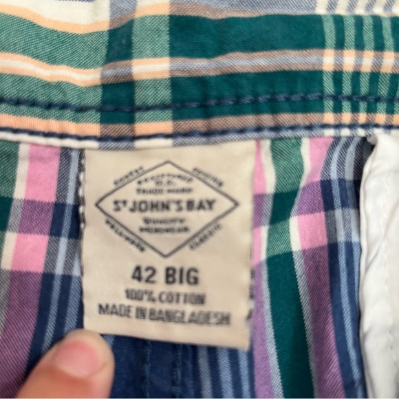 NWT Men’s St. John’s Bay Flat Front Knee Length Plaid Shorts Size 42 Big - Picture 5 of 6